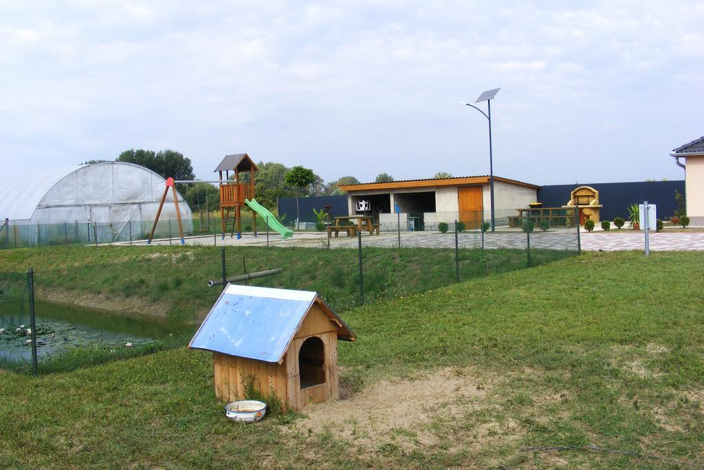 Szerencsecsillag Vendeghaz Hotel Kiskoros Buitenkant foto