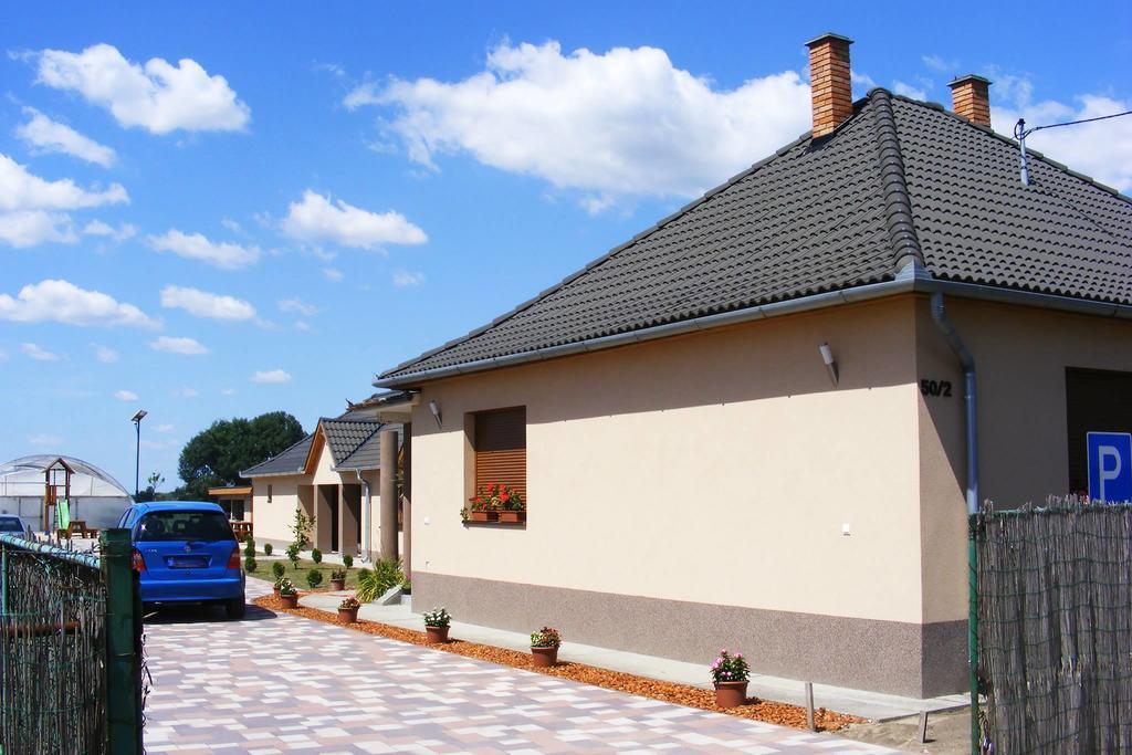 Szerencsecsillag Vendeghaz Hotel Kiskoros Buitenkant foto