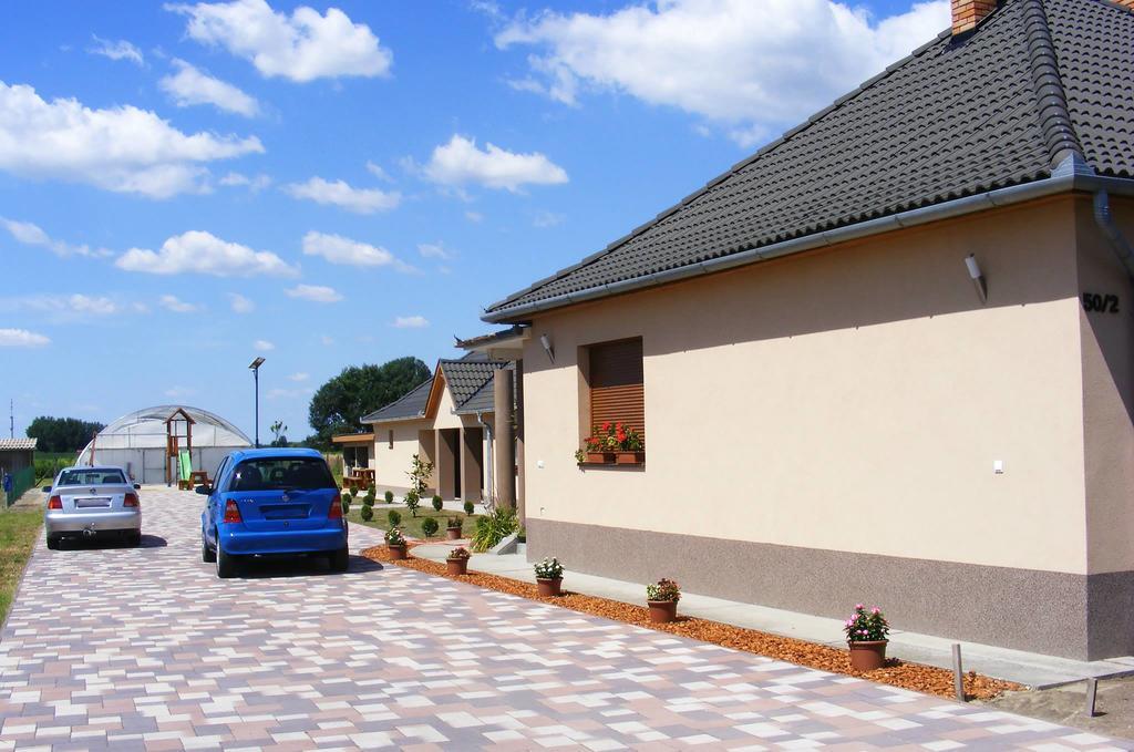 Szerencsecsillag Vendeghaz Hotel Kiskoros Buitenkant foto