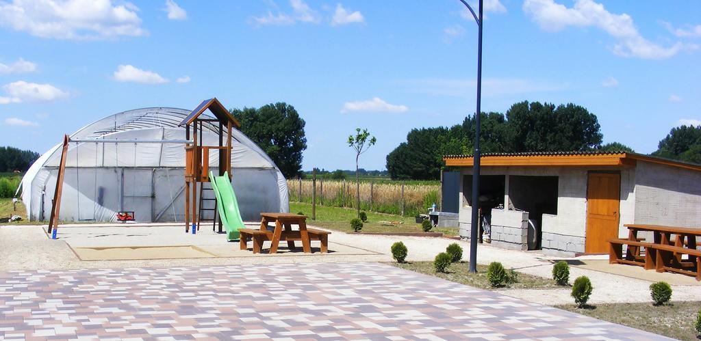 Szerencsecsillag Vendeghaz Hotel Kiskoros Buitenkant foto