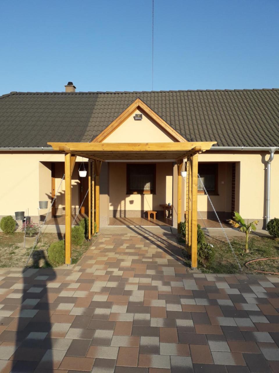 Szerencsecsillag Vendeghaz Hotel Kiskoros Buitenkant foto
